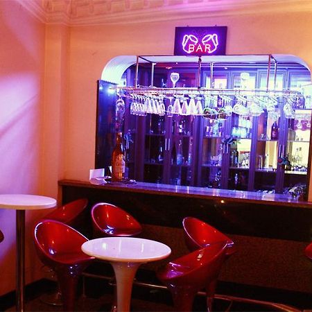 Hotel Kanada Истанбул Екстериор снимка